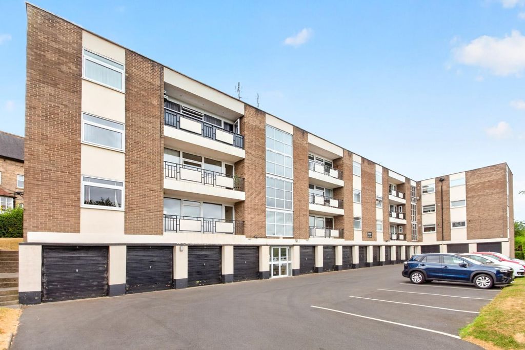 Property photo 1 of 20 4Hollinscourt-23.Jpg