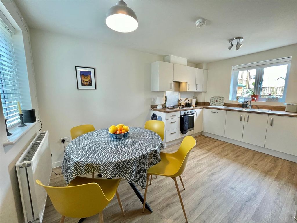 Property photo 2 of 15 Kitchen Diner