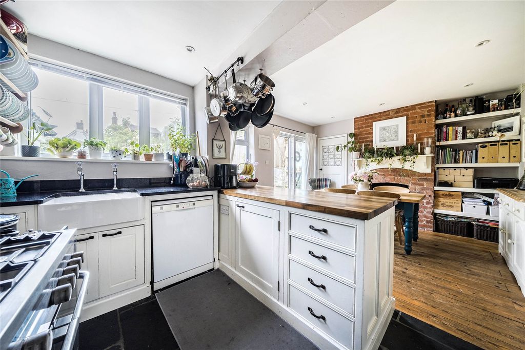 Property photo 3 of 17 Kitchen Area
