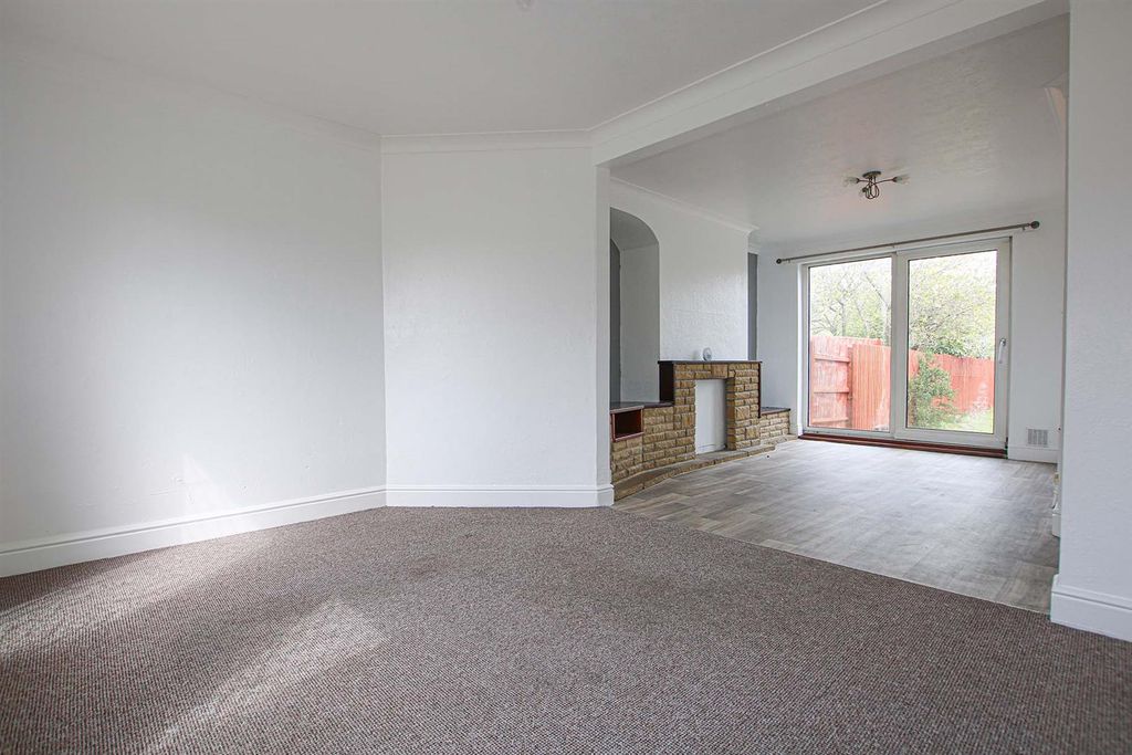 Property photo 2 of 12 Img_4760 Lvg.Jpg