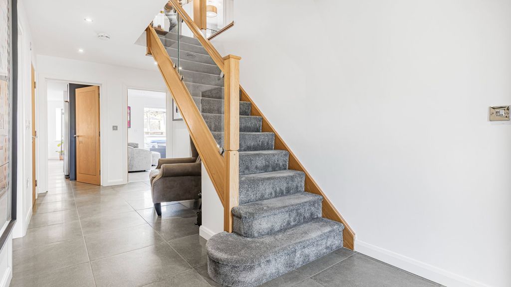 Property photo 3 of 29