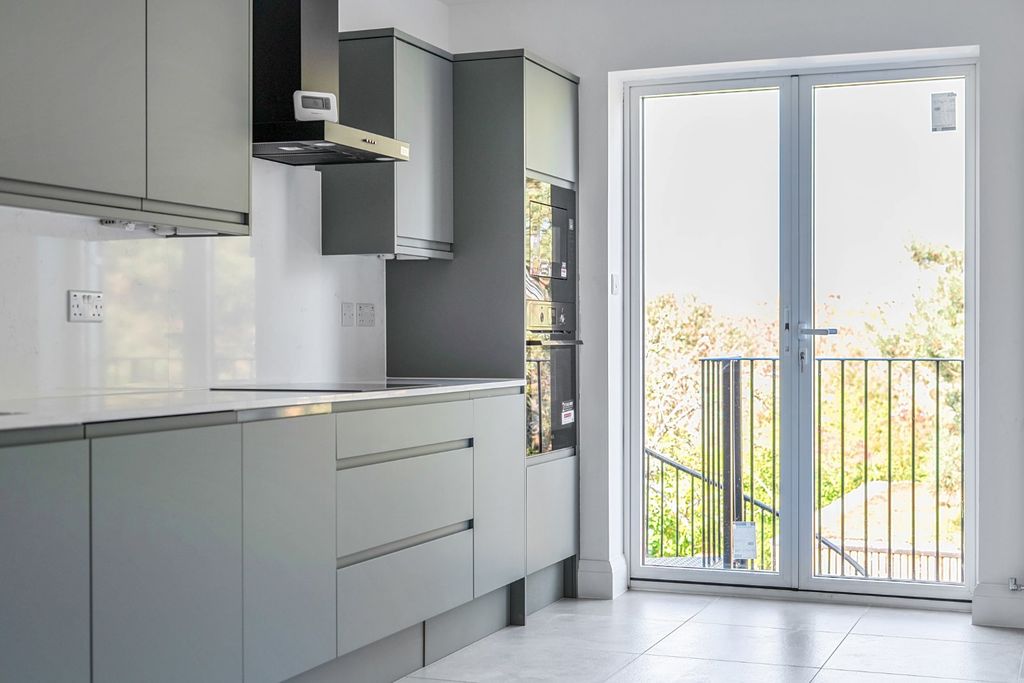 Property photo 2 of 25 Picture No. 21