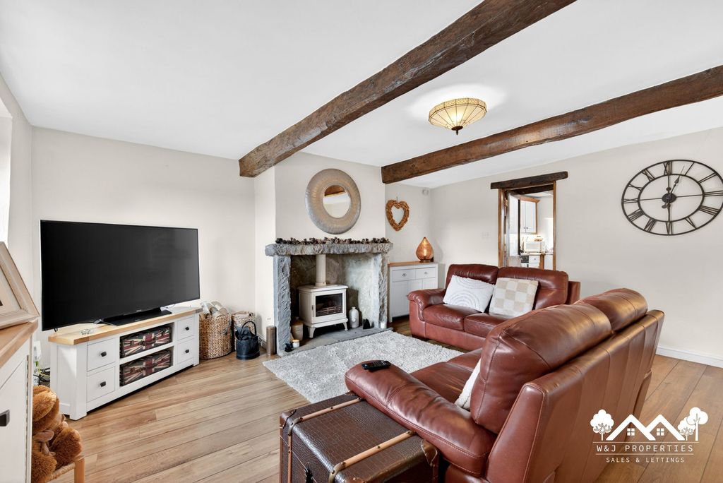 Property photo 3 of 35