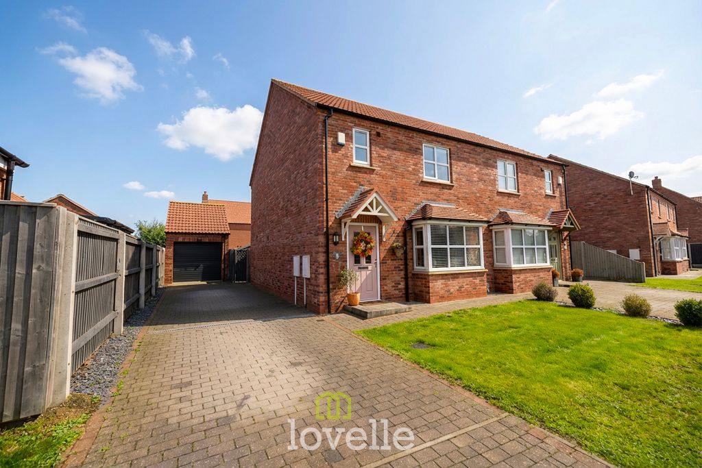 Property photo 1 of 35