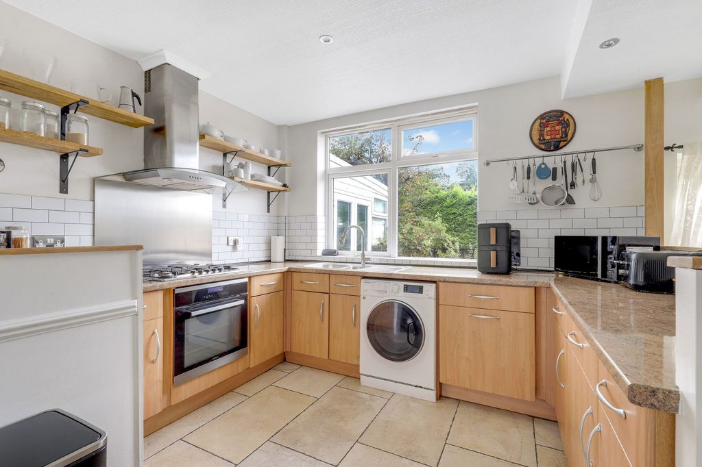 Property photo 2 of 18