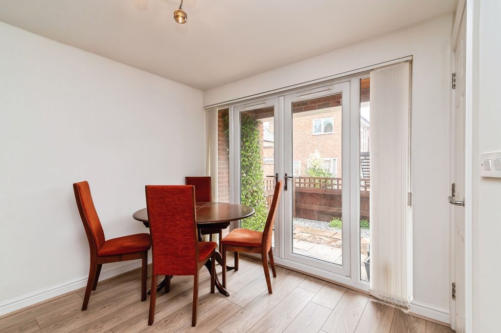 Property photo 3 of 16 Pbox-Img.Jpg