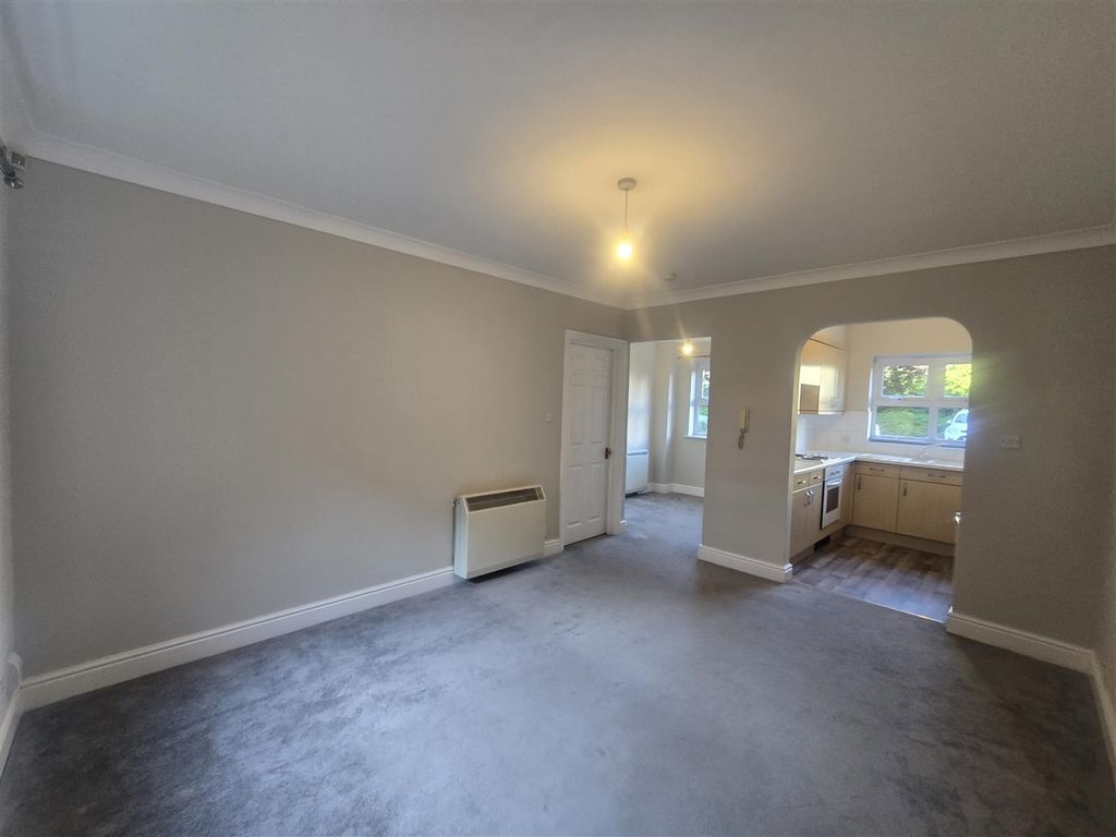 Property photo 2 of 7 1000088321.Jpg