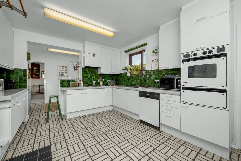 Property photo 2 of 22 Kitchen