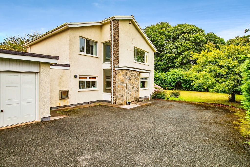 Property photo 1 of 17 Photo