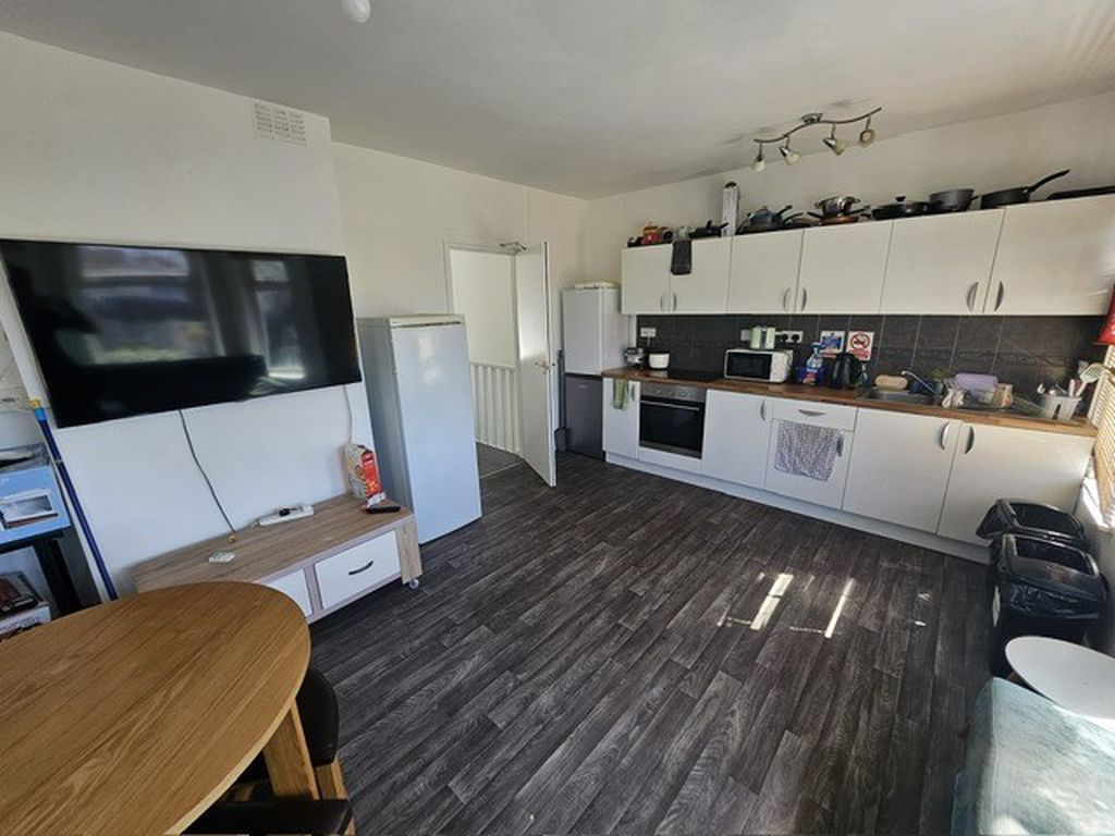 Property photo 3 of 11 Photo 34