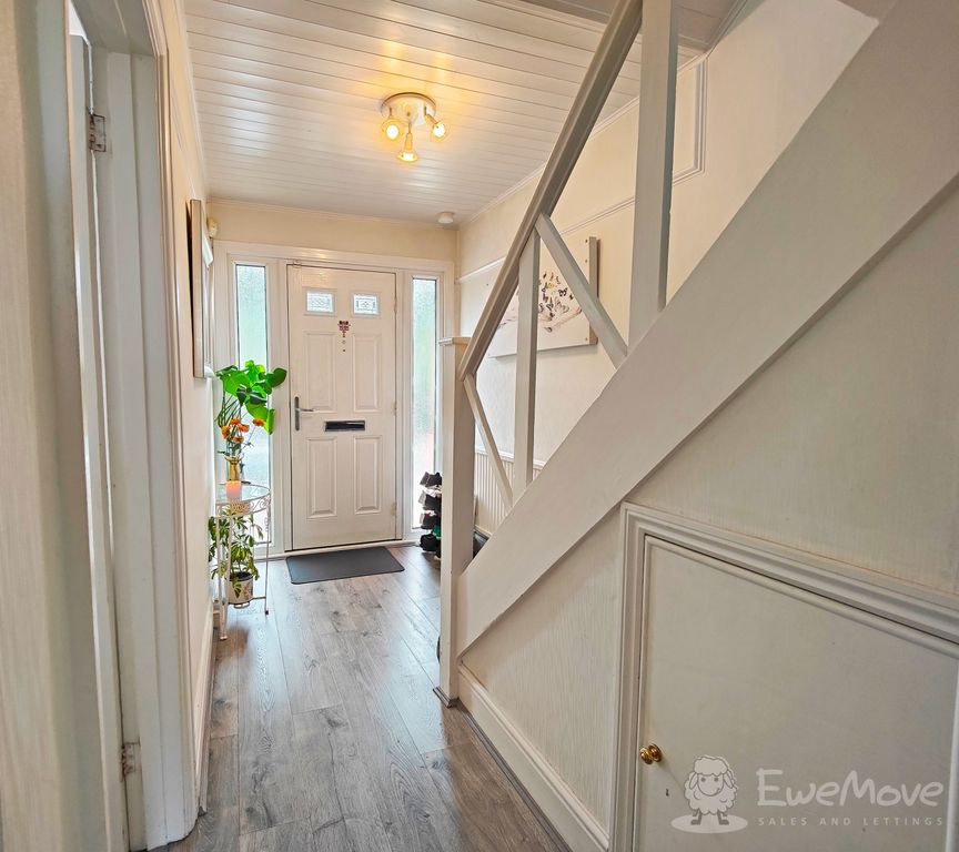 Property photo 3 of 13 Hallway