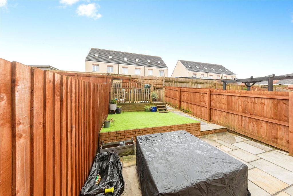 Property photo 2 of 18 Picture No. 17