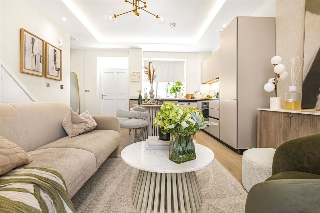 Property photo 1 of 6 Living