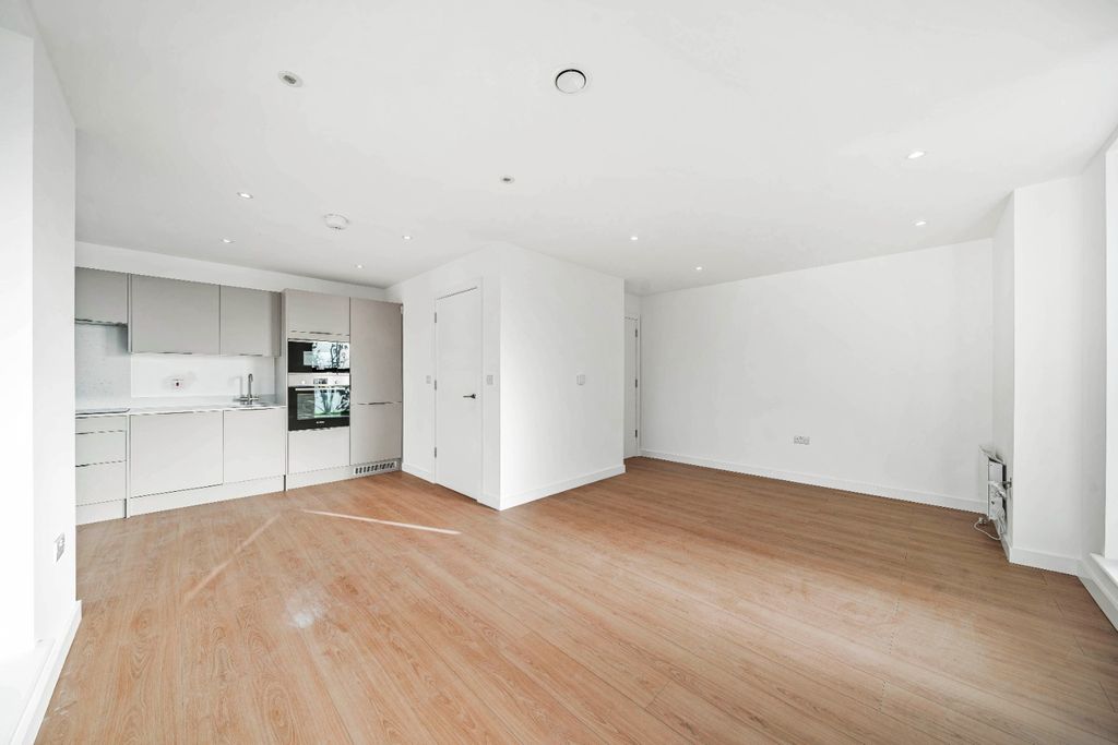 Property photo 3 of 16 3629185