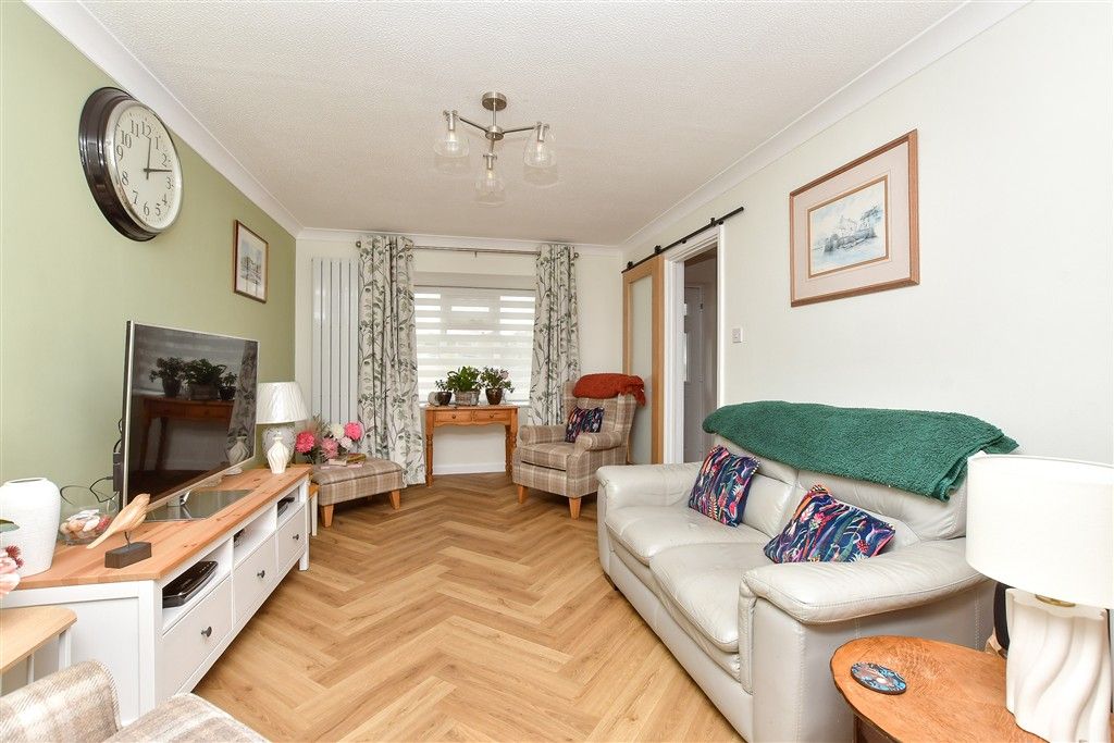 Property photo 2 of 13 Lounge