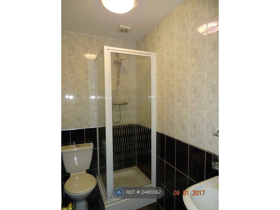 Property photo 3 of 10 Room 15
