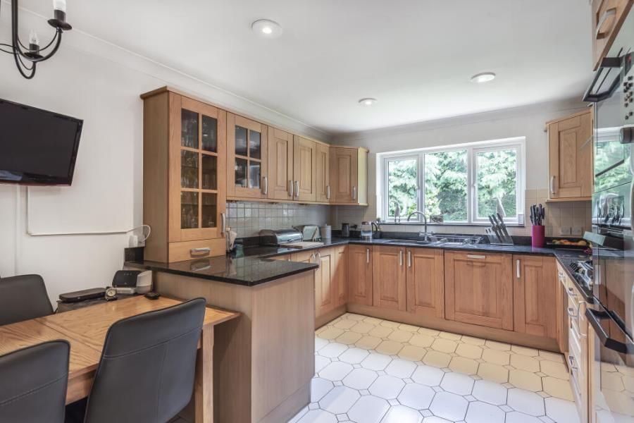 Property photo 2 of 9