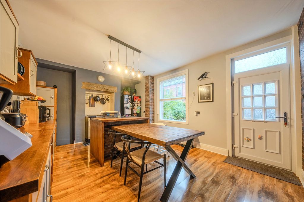 Property photo 3 of 14 Picture No. 05