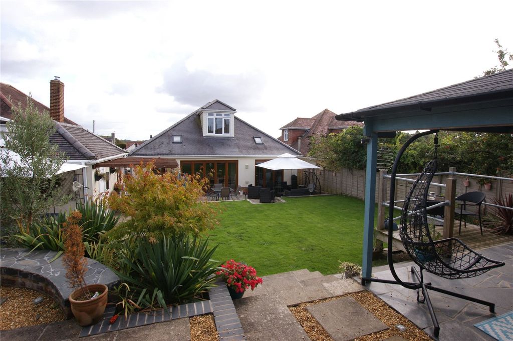 Property photo 3 of 15 Picture No. 16