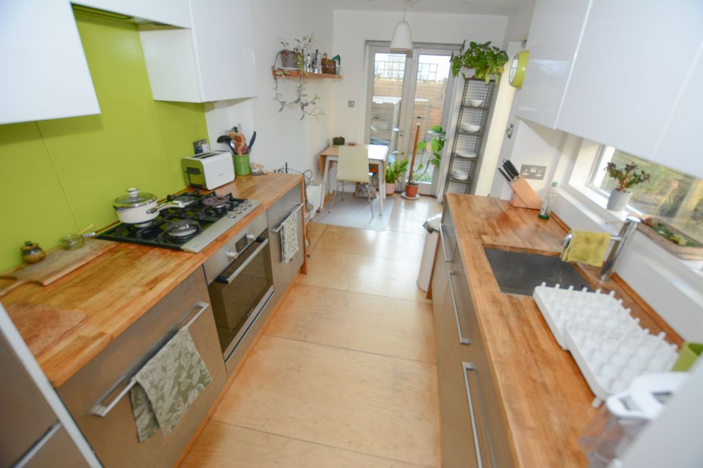 Property photo 3 of 23