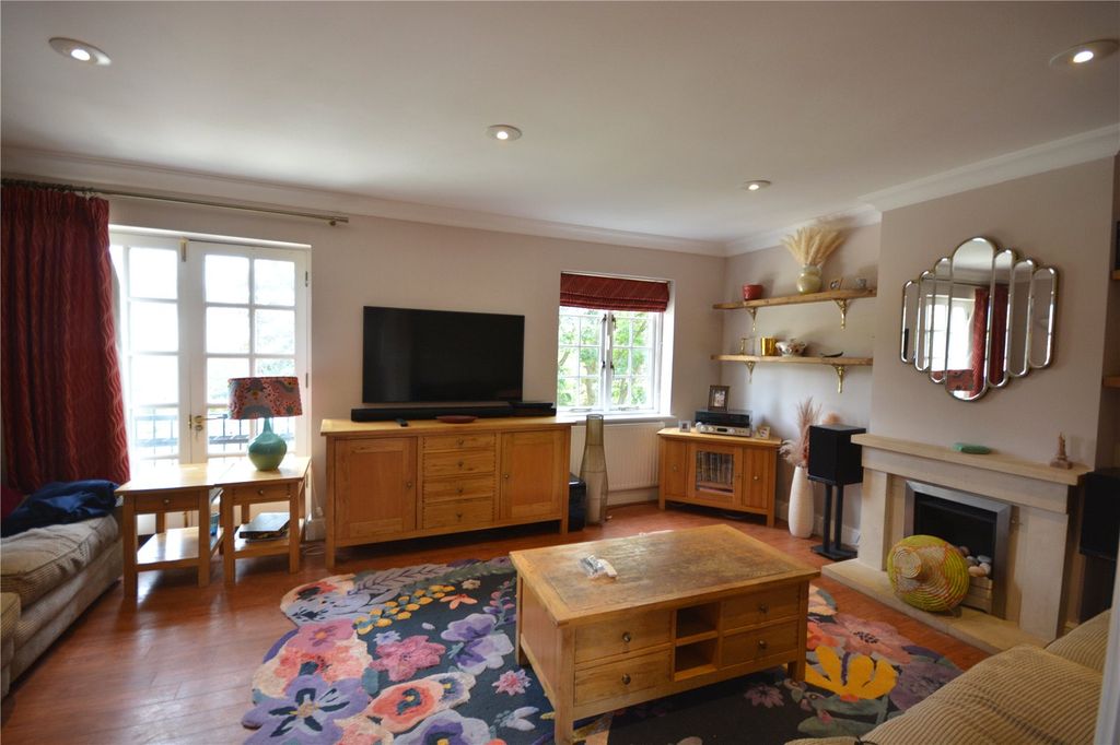 Property photo 3 of 6 Picture No. 02