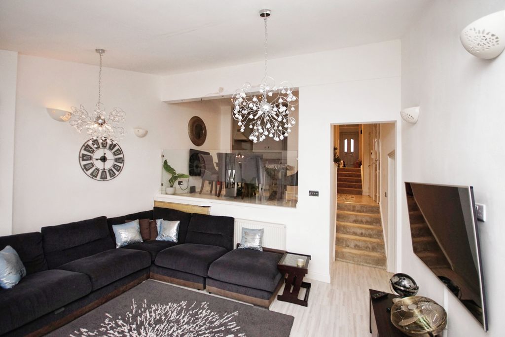 Property photo 1 of 17 Photography