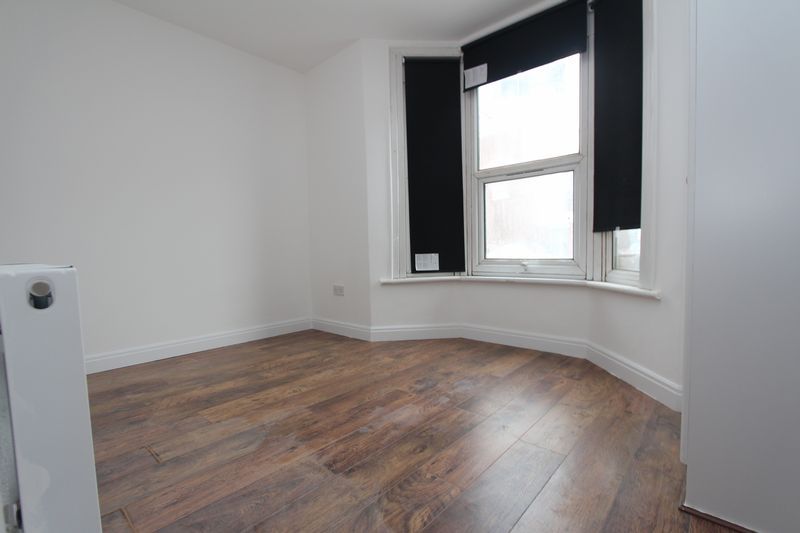 Property photo 3 of 6 Photo 5