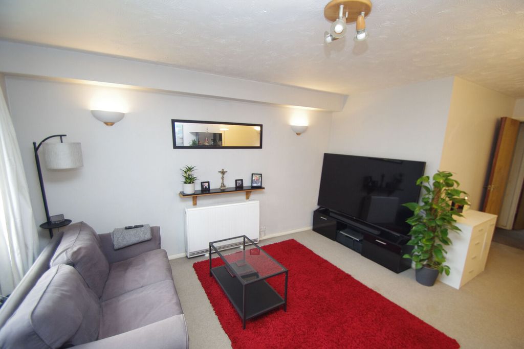 Property photo 2 of 7