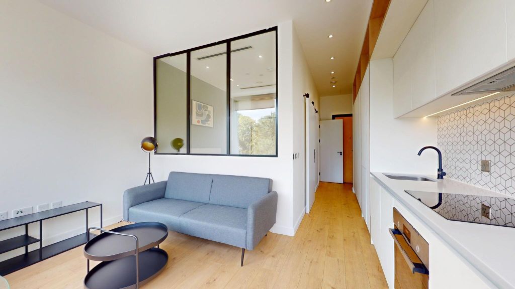 Property photo 1 of 22 Living Room