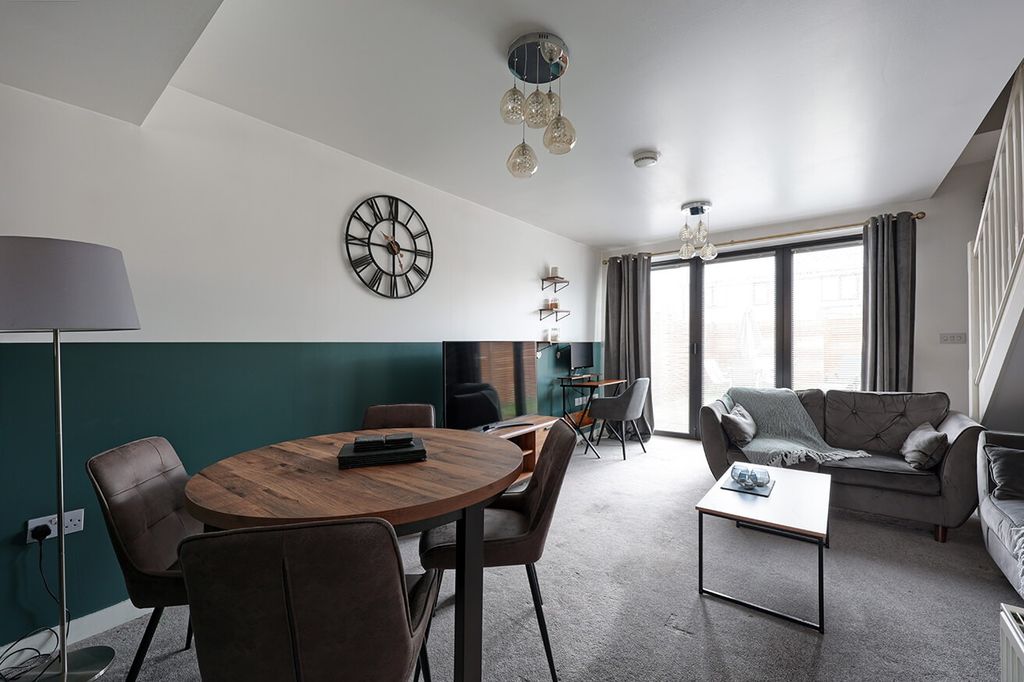 Property photo 3 of 20 4822085