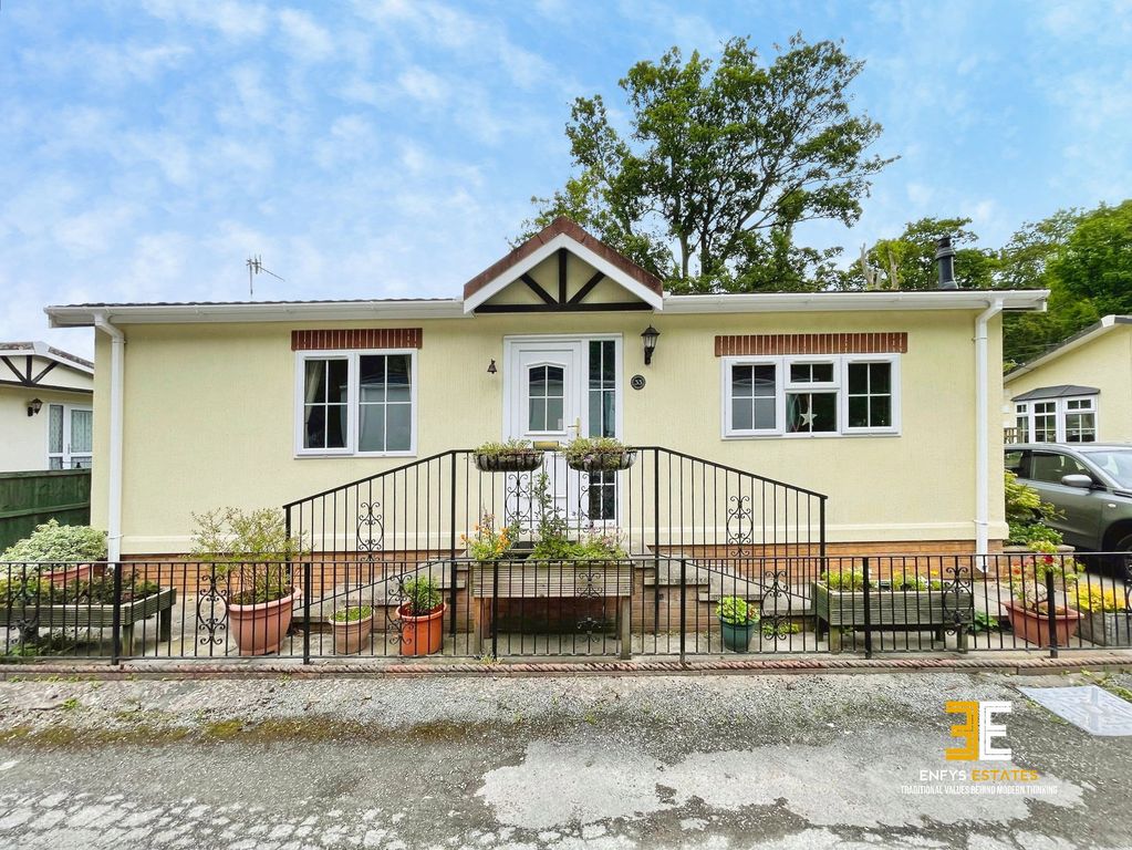 Property photo 1 of 27