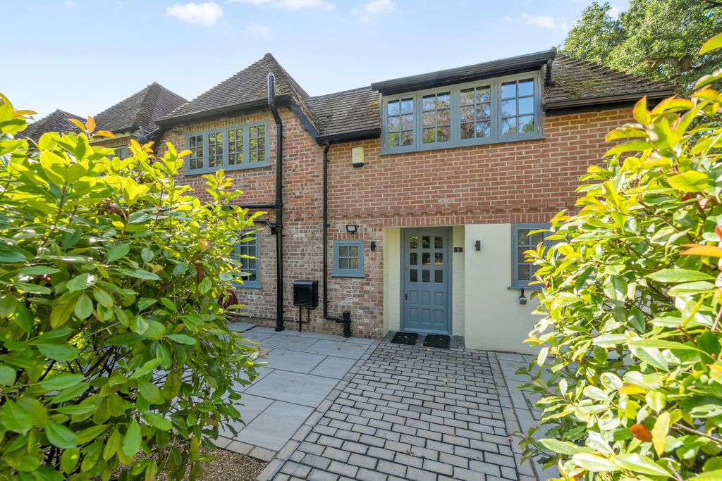 Property photo 2 of 26