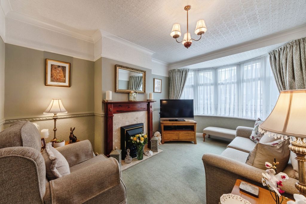 Property photo 2 of 16 Living Room