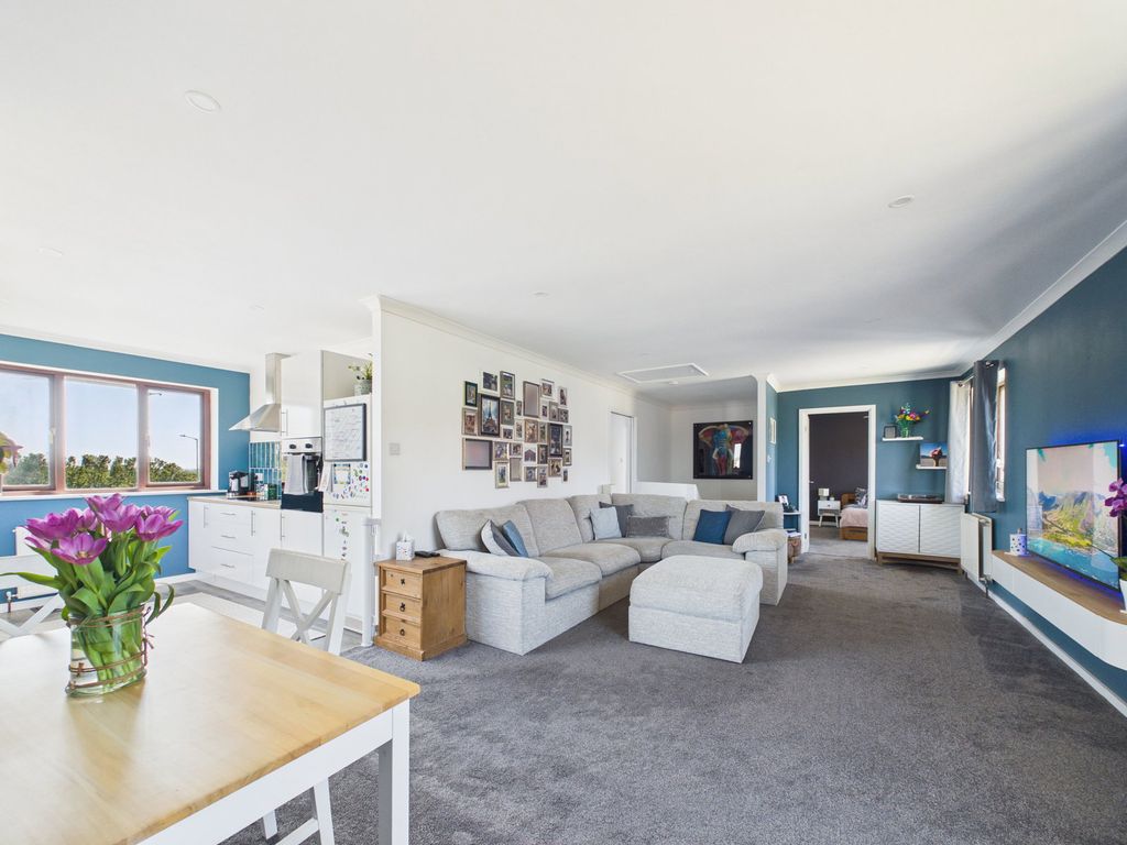 Property photo 2 of 29