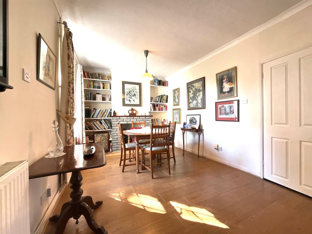 Property photo 3 of 19