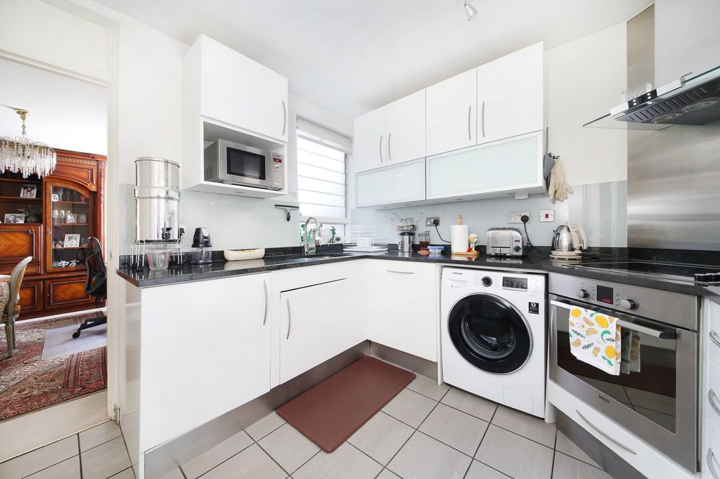 Property photo 3 of 11