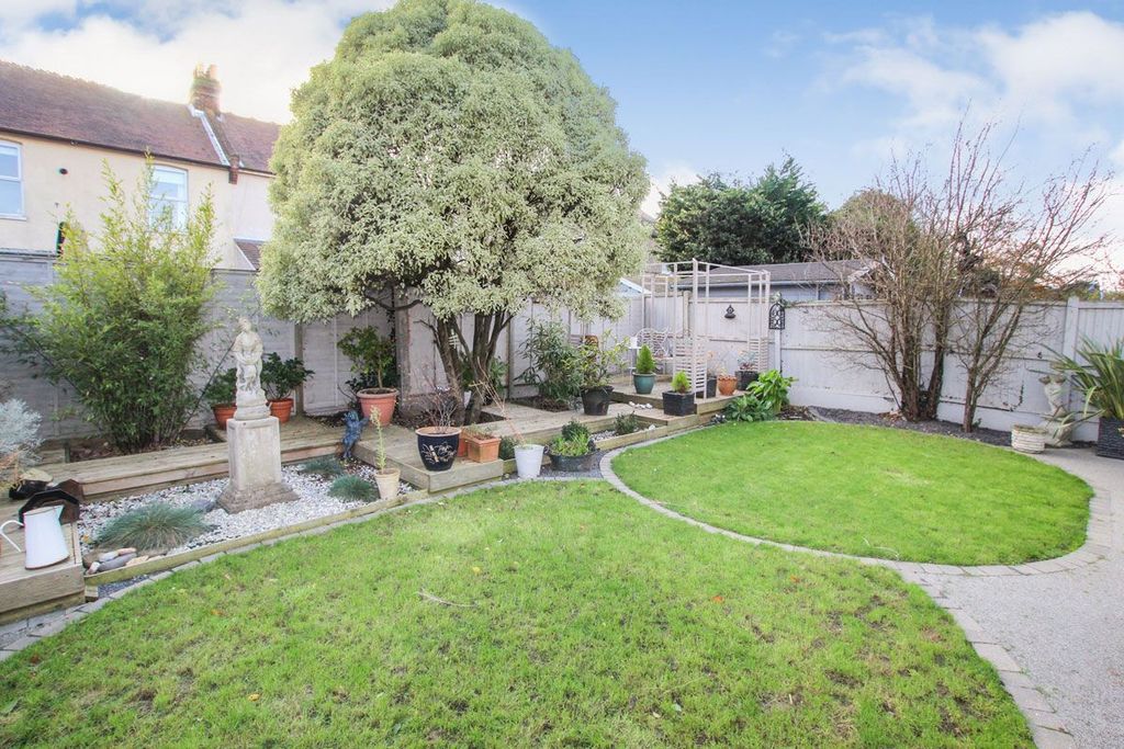 Property photo 2 of 20