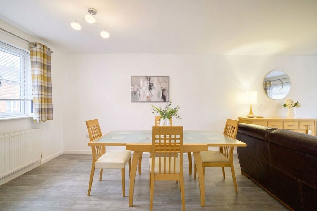 Property photo 3 of 34 Living/Dining Room