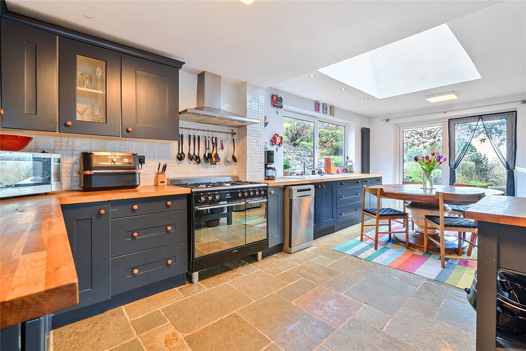 Property photo 3 of 27 Picture No. 18