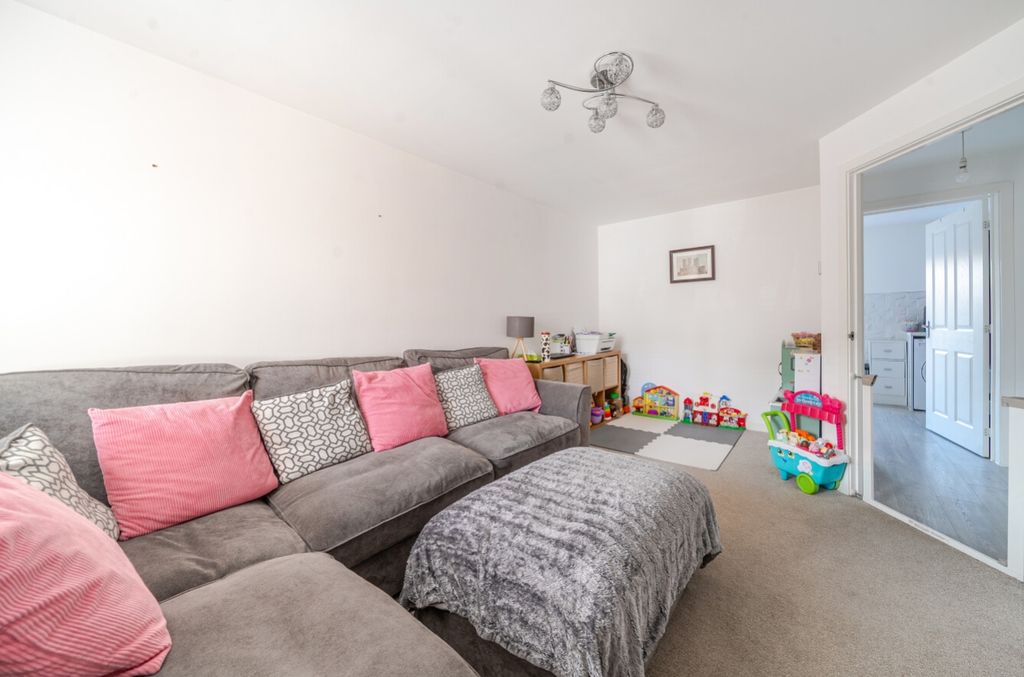 Property photo 2 of 19 1375818-17-6911cc9069A7A