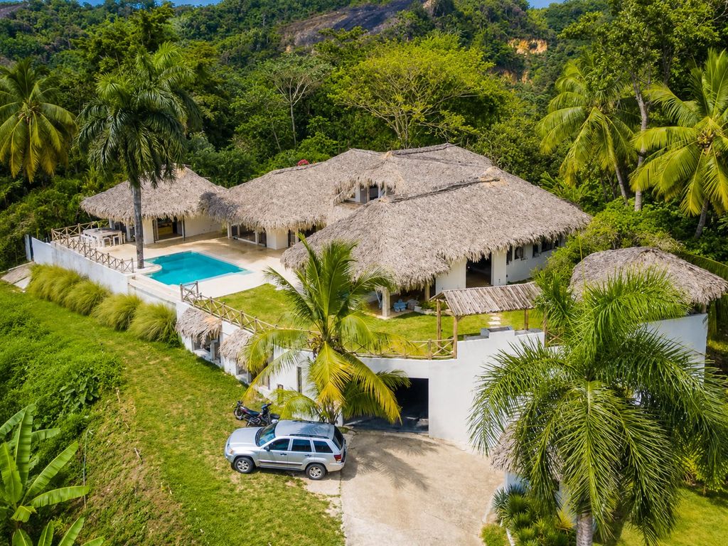 Property photo 2 of 19