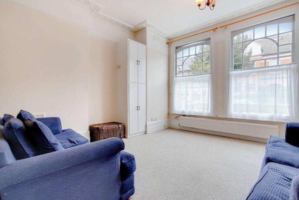 Property photo 3 of 10