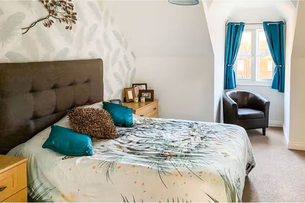 Property photo 3 of 8