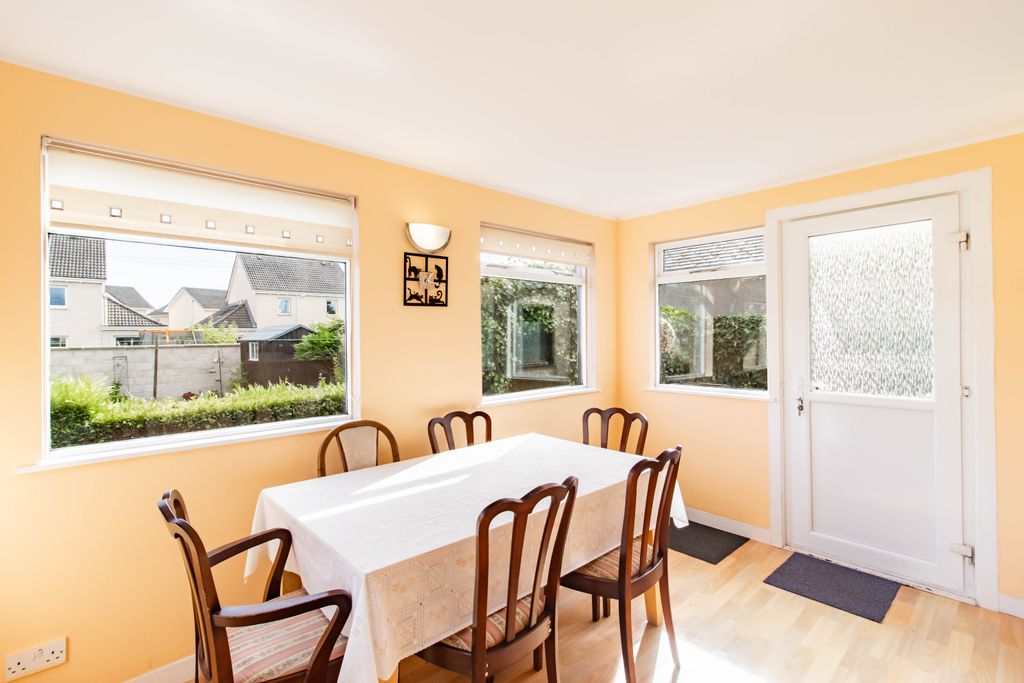 Property photo 3 of 33 Dining/Sun Room
