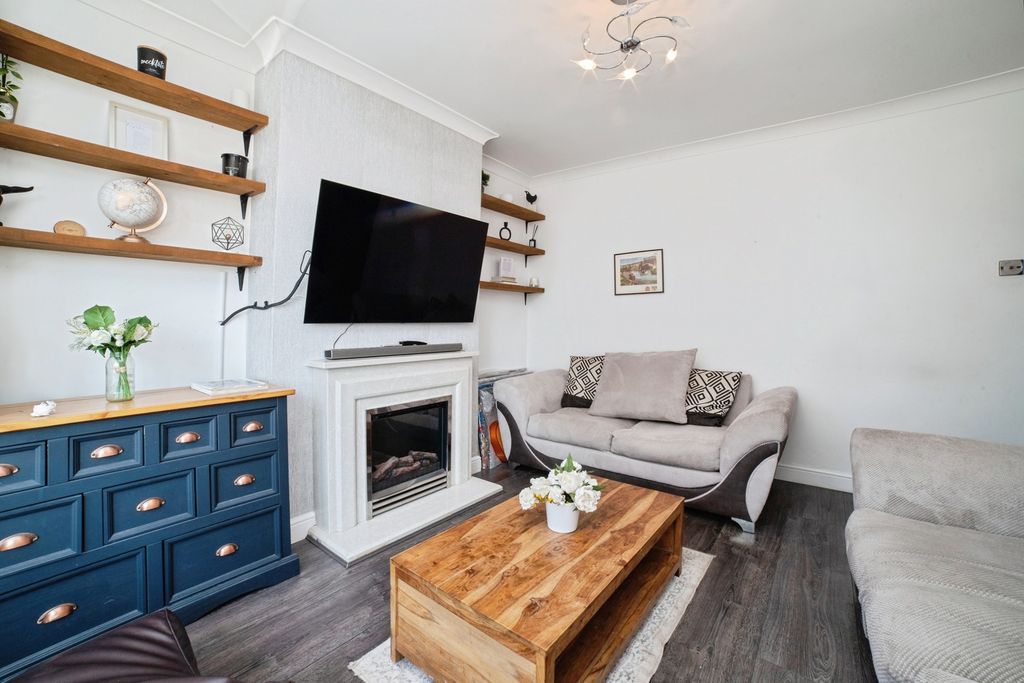 Property photo 3 of 20 Pbox-Img.Jpg