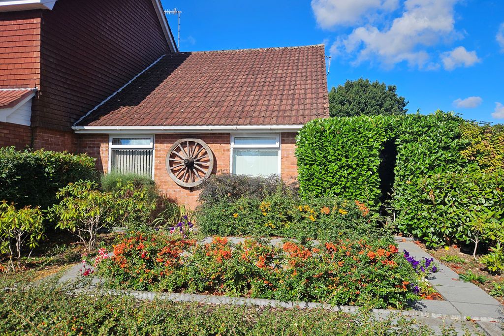 Property photo 1 of 13 Front