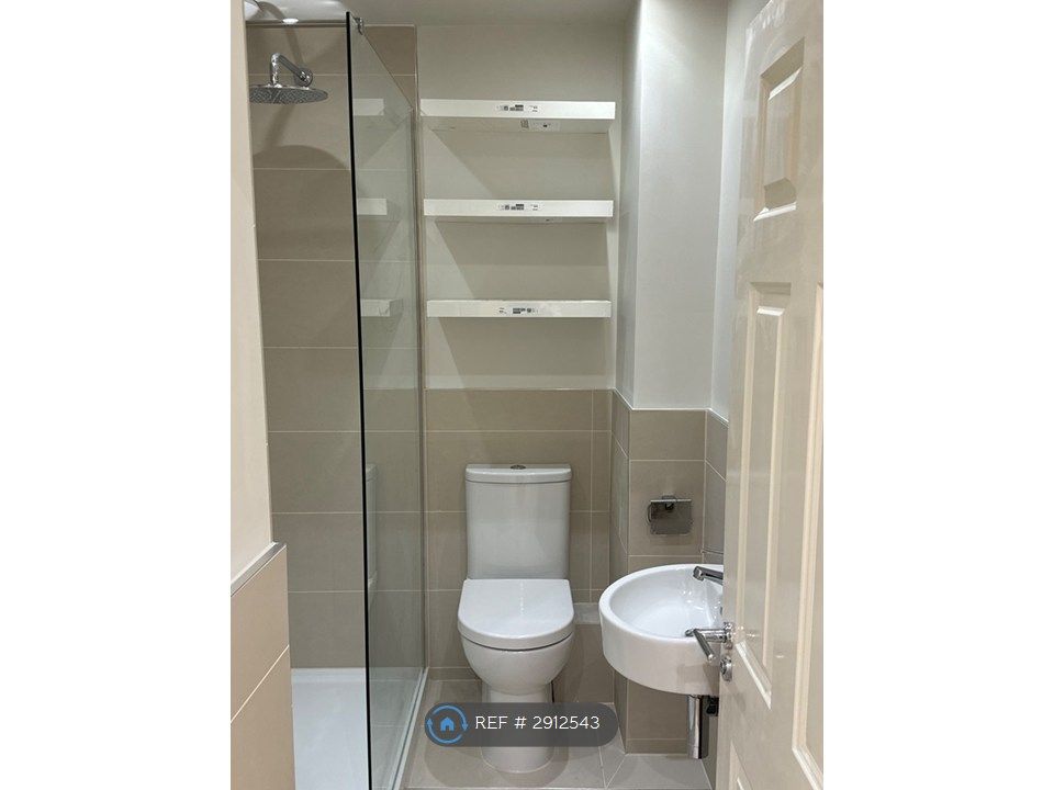 Property photo 3 of 7 Shower Room
