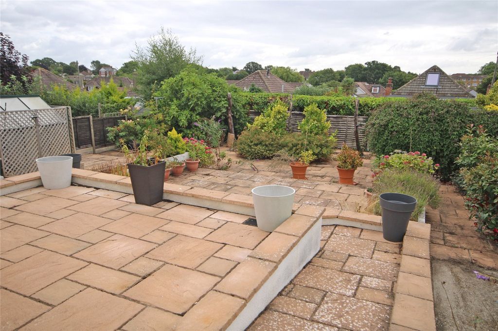 Property photo 2 of 12 Picture No. 14