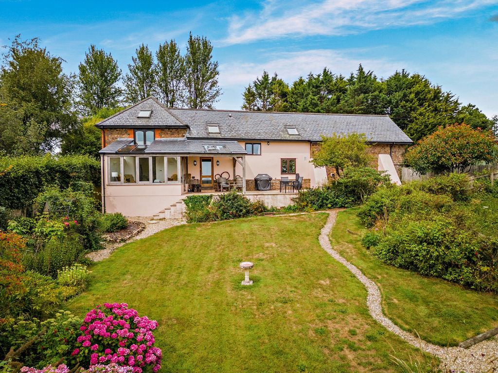 Property photo 2 of 23 Steart