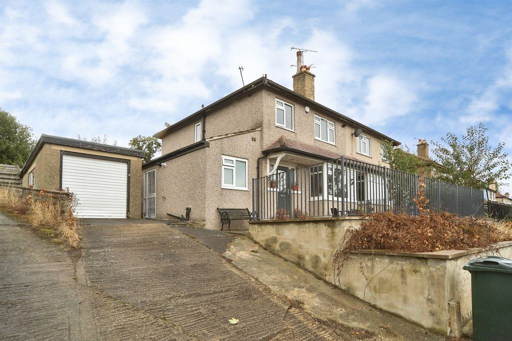 Property photo 2 of 20